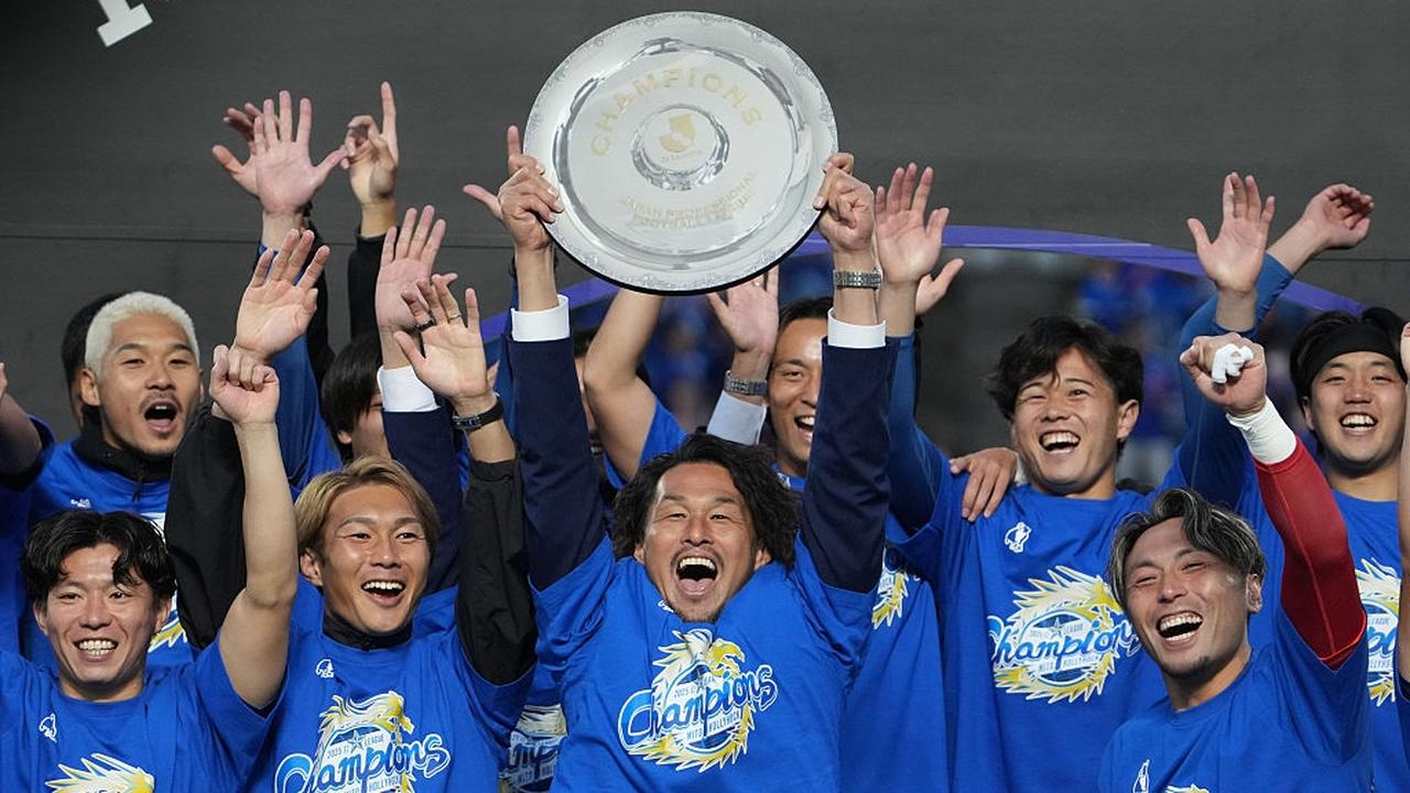 画像: 参議院議員秘書になった32歳元Jリーガー、古巣水戸のJ1初昇格に大興奮！レジェンドのLINEに「何か少し報われた」 - Qoly-Sports＆the Style