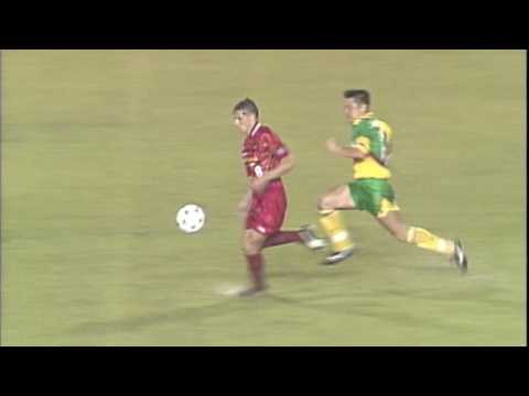 画像: ストイコビッチが華麗なリフティングドリブル！【あの年の今日】 www.youtube.com