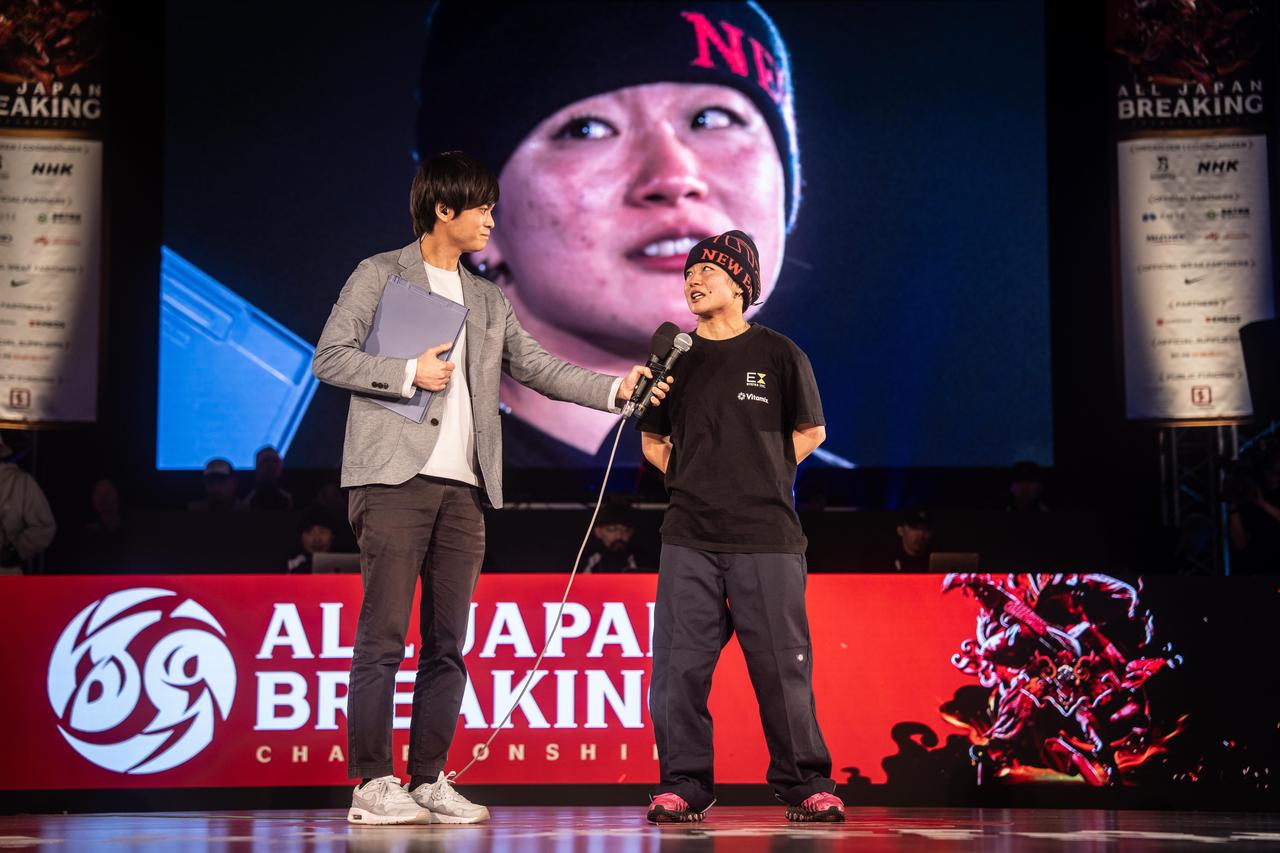 画像: 女子オープンで優勝を手にしたAyane 写真：JDSF