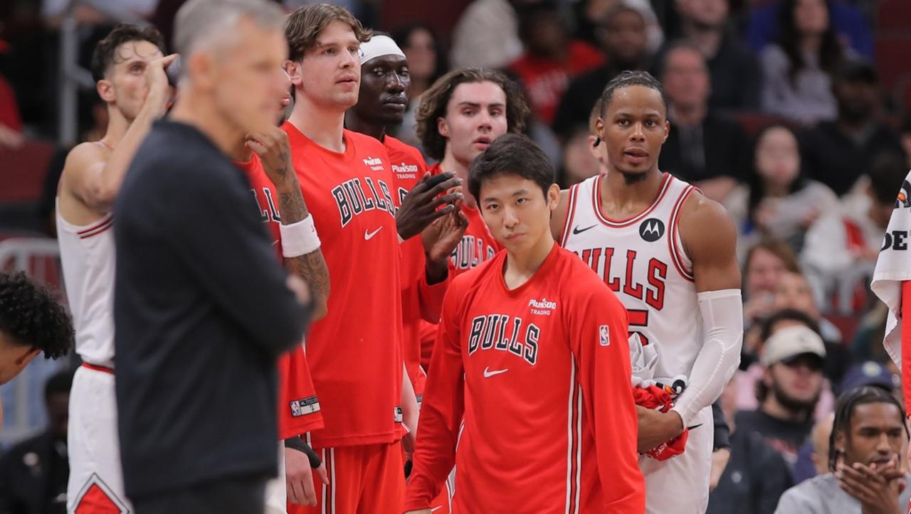 画像: ブルズ河村勇輝、196cmのNBA選手にジャンプボールで勝つ！「超リスペクト」「過小評価されてる」と海外も反応 - Qoly-Sports＆the Style