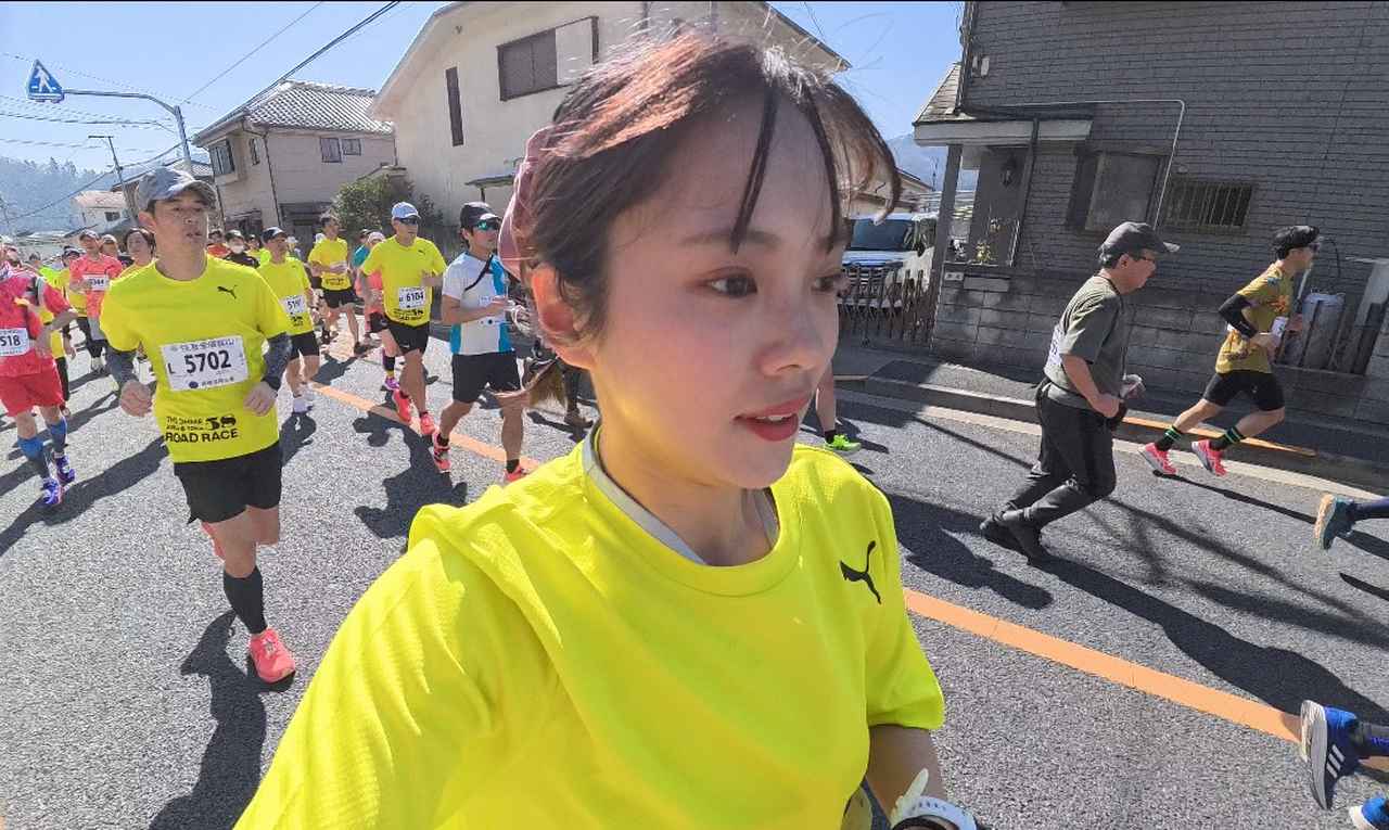 画像3: 「可愛いメダルが欲しくて、スペインのマラソン大会にも参加しました」初日から連日満席の映画『藍反射』に出演の女優・中山来未が語るランニング沼