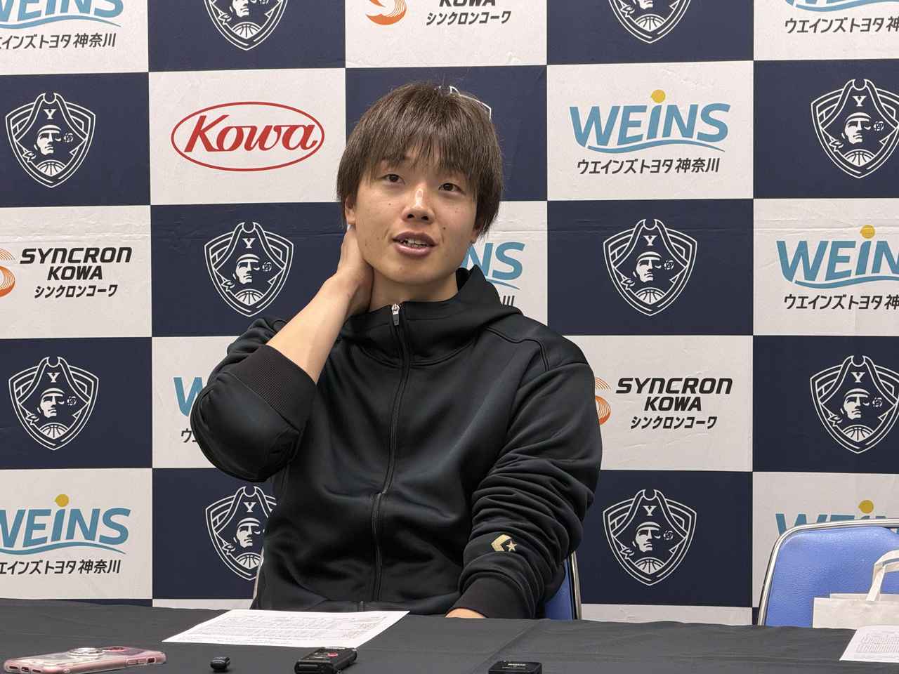 画像: 試合後、記者会見に臨む西田（横浜国際プール）