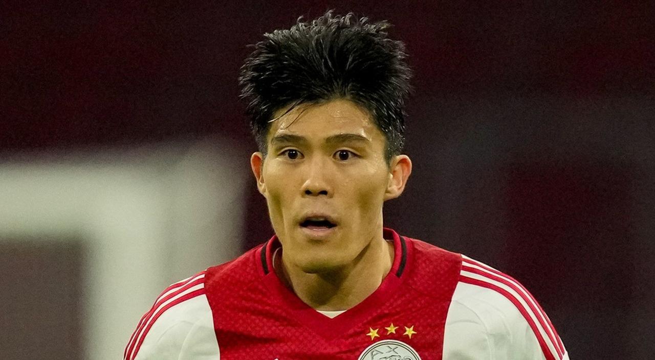 画像: 冨安健洋、641日ぶり先発復帰で評価急上昇！オランダで論争「いますぐ契約延長しろ」「怪我再発ならリハビリ費用を払うだけ」 - Qoly-Sports＆the Style