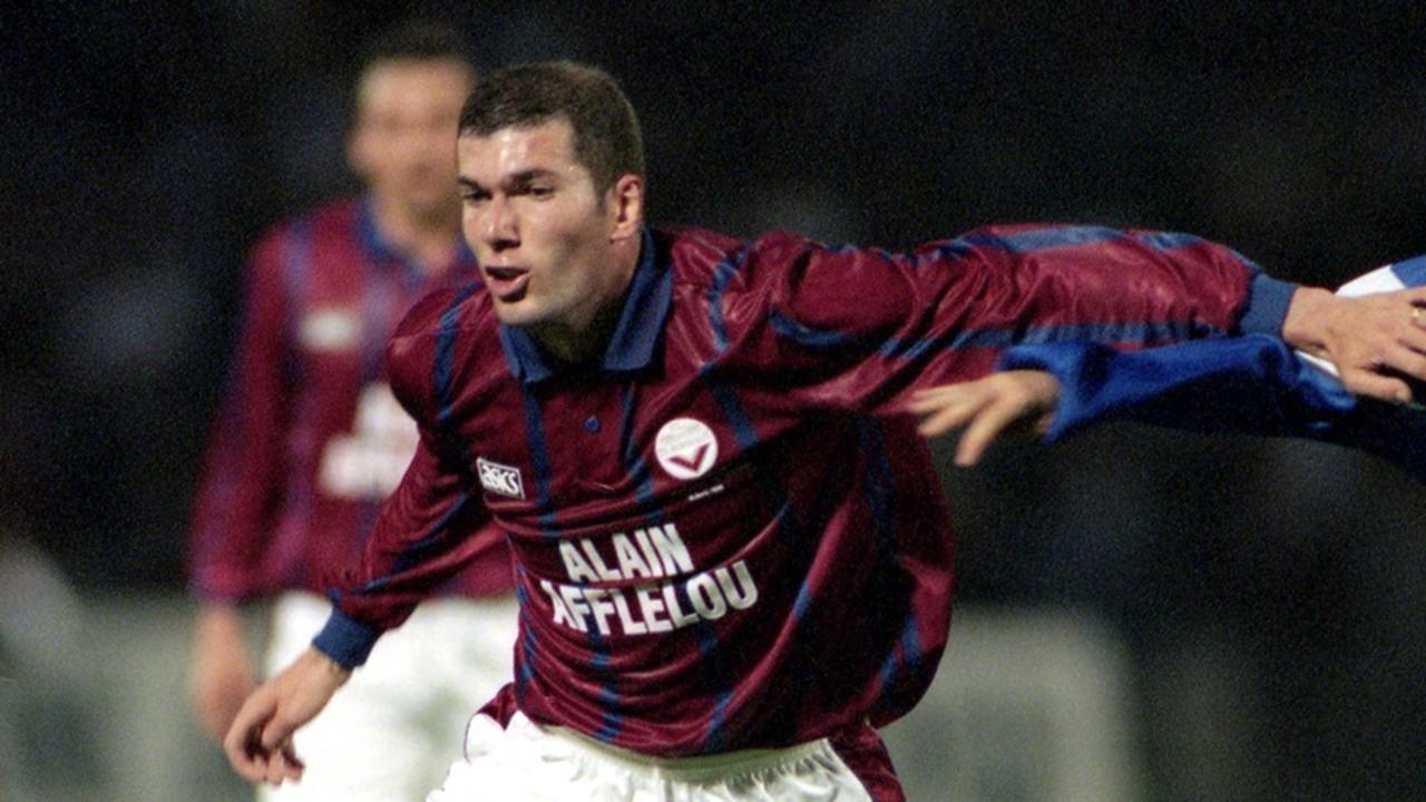 画像: 冨安も続け！実は「アシックスのスパイク」を履いていたレジェンド級サッカー選手たち - Qoly-Sports＆the Style