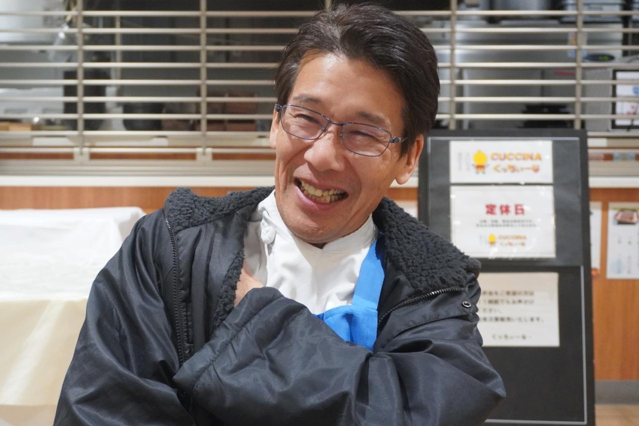 画像: ラグビー日本代表との日々を笑顔で振り返る西シェフ（高橋アオ撮影）