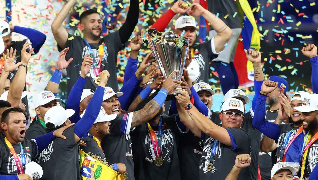 画像: 侍ジャパンを撃破してWBC初優勝のベネズエラ監督、日本戦後に愛妻からかけられた感動的な言葉とは - Qoly-Sports＆the Style