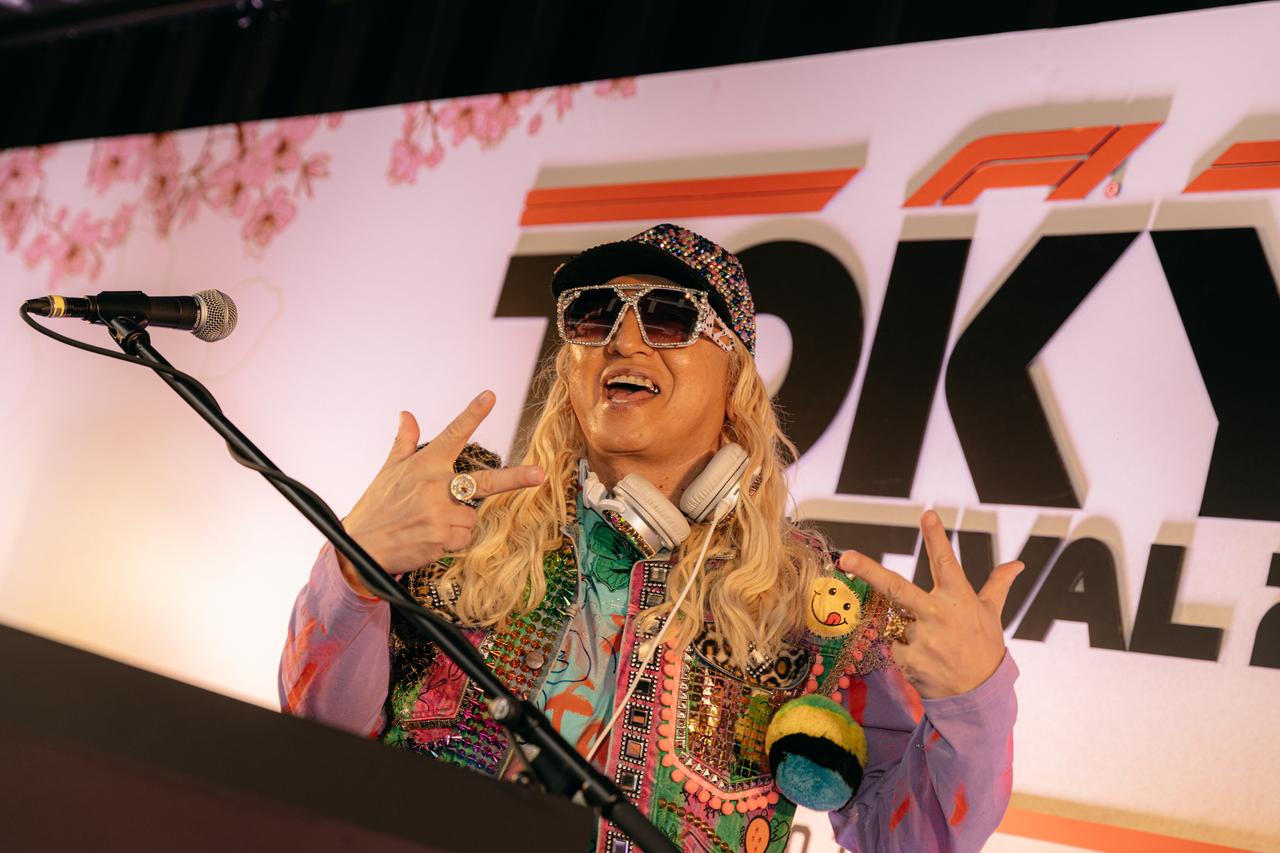 画像: 当日はDJ KOOによるDJ演奏も実施され、お馴染みの小室哲哉プロデュース楽曲で、会場を盛り上げた。