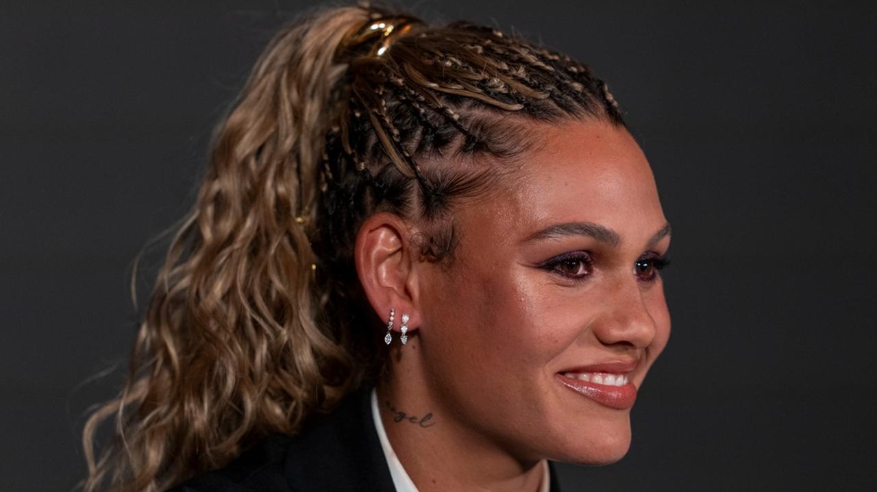 画像: 23歳ロッドマン娘、女子サッカー選手として世界最高年俸になる!その金額は - Qoly-Sports&the Style