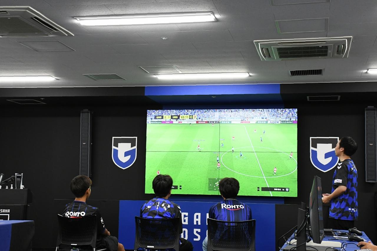 画像3: 『子どもたちの笑顔に』 hummel、ガンバ大阪とともに「手話シャツ」寄付で聴覚障がい者支援！