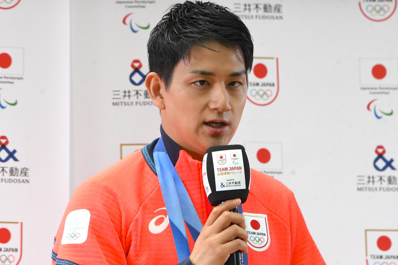 画像: この日のパレードでは得意とするリフトも披露。「もっとペアのことを知っていただきたいという思いがありますし、今日がペアへの入り口になったらいいなという思いを込めた」と、競技普及への思いを語った。