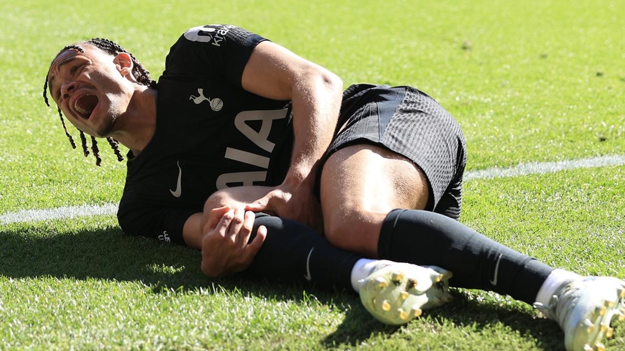 画像: 「人生は残酷…胸が張り裂けそう」日本代表とW杯で対戦するオランダに激震！23歳シャビ・シモンズが重傷で欠場 - Qoly-Sports＆the Style