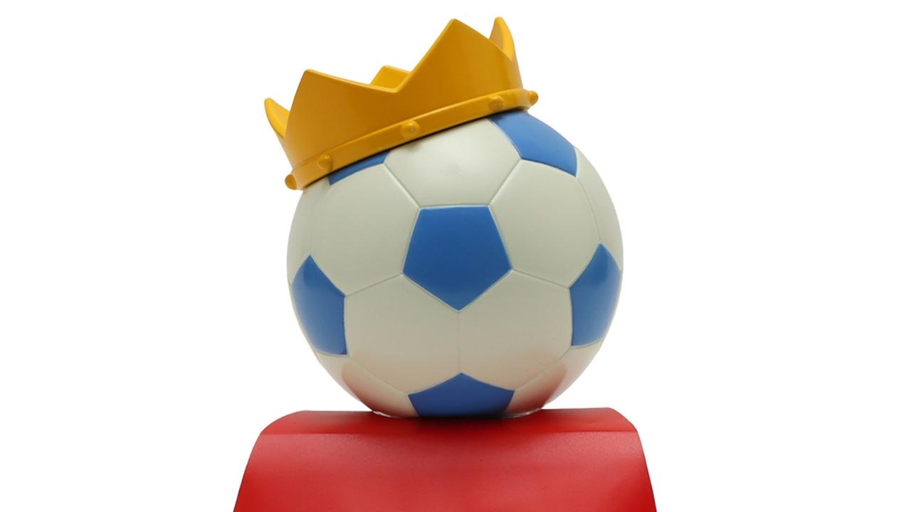 画像: atmos×Jリーグの初コラボアパレルが実現！なぜか「Jリーグキング」のソフビフィギュアも登場…後ろ姿もかわいい - Qoly-Sports＆the Style