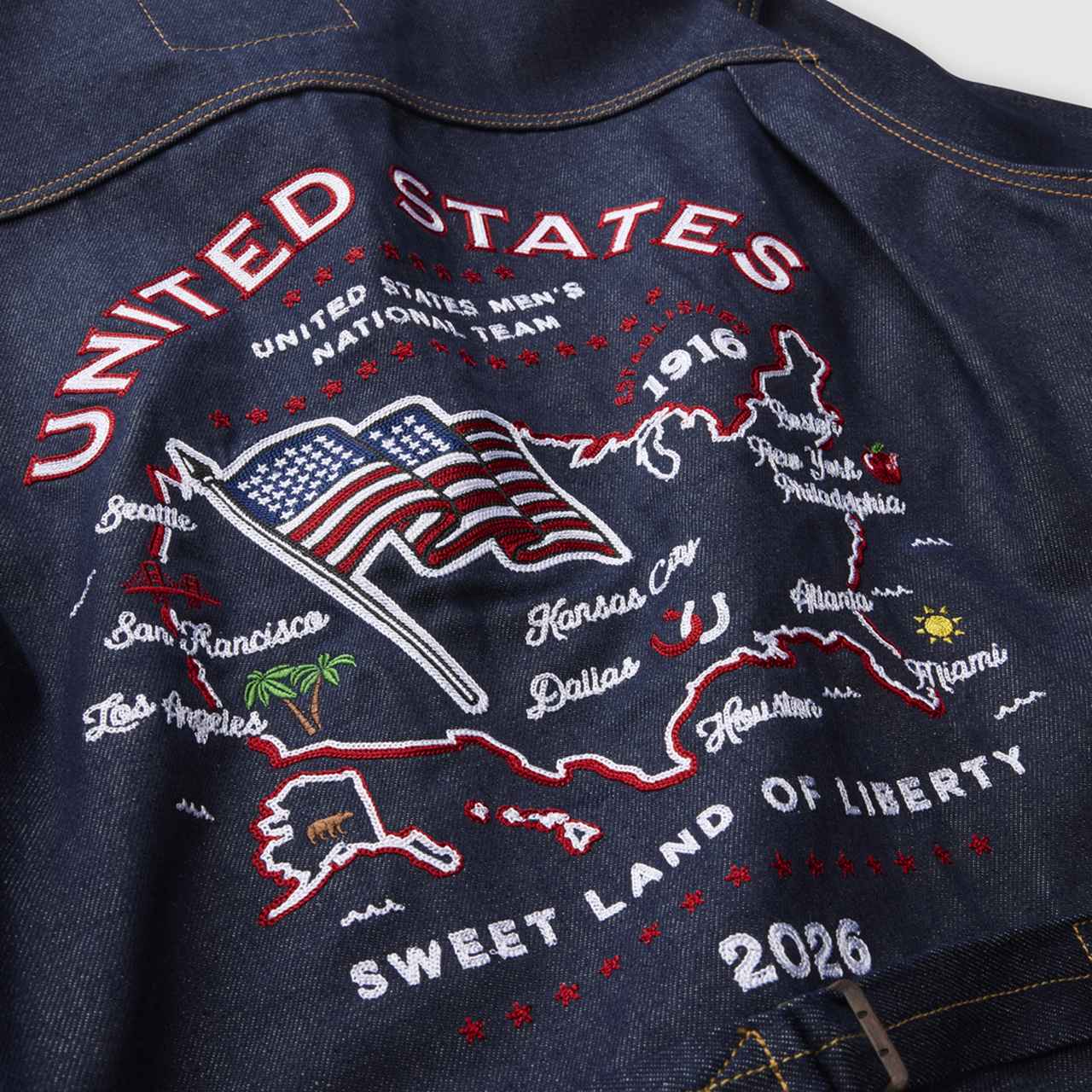 画像1: 日本で買える！リーバイスから「アメリカ代表コレクション」が登場　ジャケットは“W杯開催地”デザイン