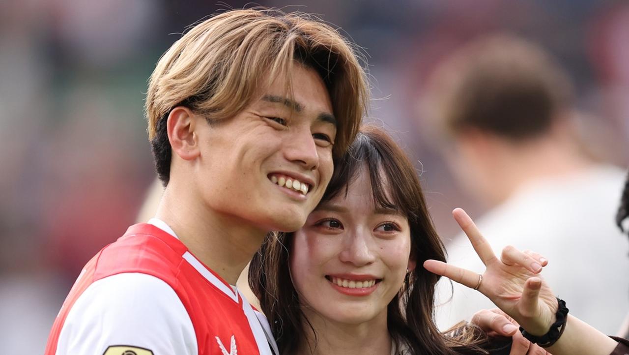 画像: 絶対怒らない男！日本代表FW上田綺世、モデル妻との出会いや祈りポーズのワケを明かす - Qoly-Sports＆the Style
