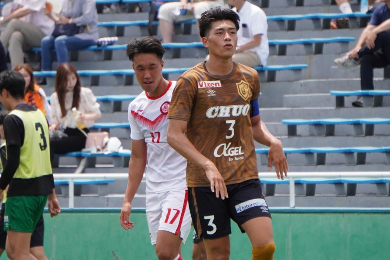 画像: 常藤(写真中央右手前)と平尾(写中央左奥)は全日本大学選抜ではチームメイトとして切磋琢磨した間柄(写真 白谷遼)