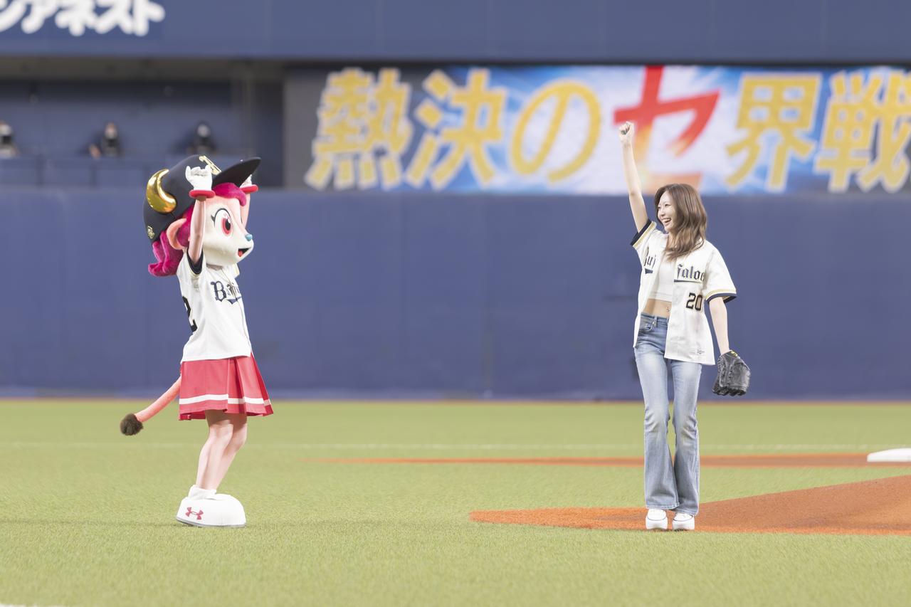 画像6: NiziU・MAYUKAと「野球部のマネージャーが夢だった」MIIHIがオリックスの始球式に登場！「パワーアップした姿を見せたい」と京セラドームライブへの意気込みも明かす