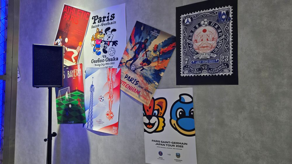 画像: 筆者撮影:館内には過去のジャパンツアーで制作したポスターも掲示