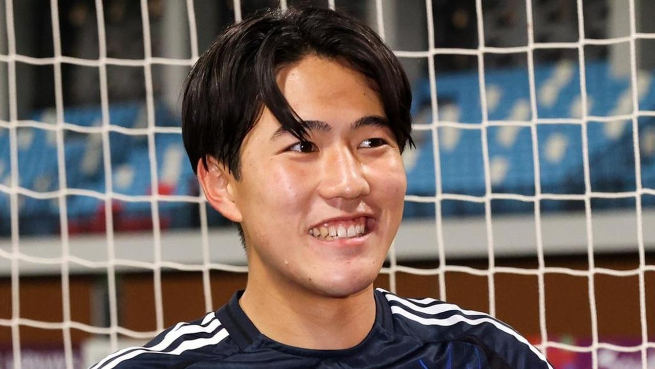 画像: 18歳の日本代表MF佐藤龍之介、39歳長友佑都への尊敬と「好きな女性のタイプ」を明かす - Qoly-Sports＆the Style
