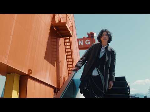 画像: 米津玄師 - 烏 Kenshi Yonezu - Karasu www.youtube.com