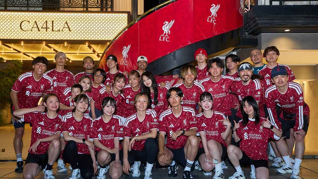 画像: 新ユニフォーム発表の英名門リヴァプール、日本でローンチイベント「リバラン」開催!夜の東京を“新ユニ姿”でファンが疾走 - Qoly-Sports&the Style