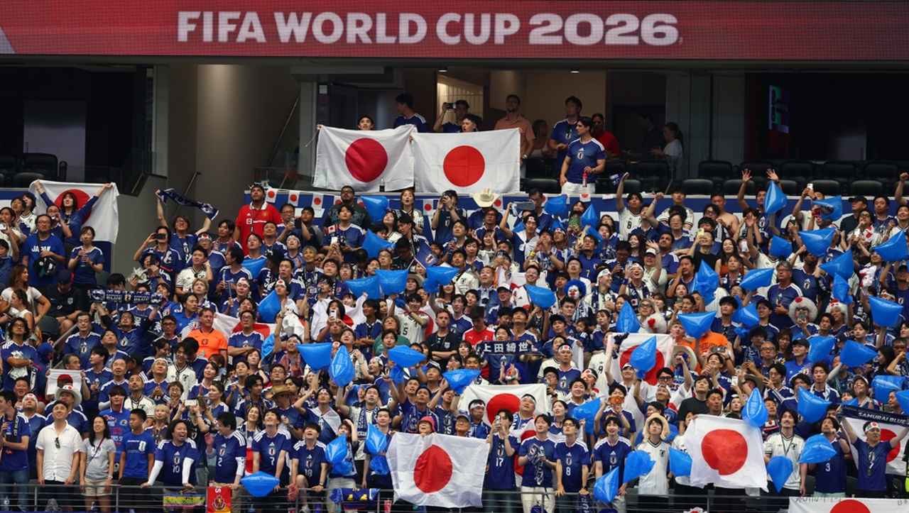画像: 「日本ありがとう」「アメリカ人は絶対にこんなことしない」W杯日本代表サポーター、試合後の『清掃』が現地で称賛される - Qoly-Sports＆the Style