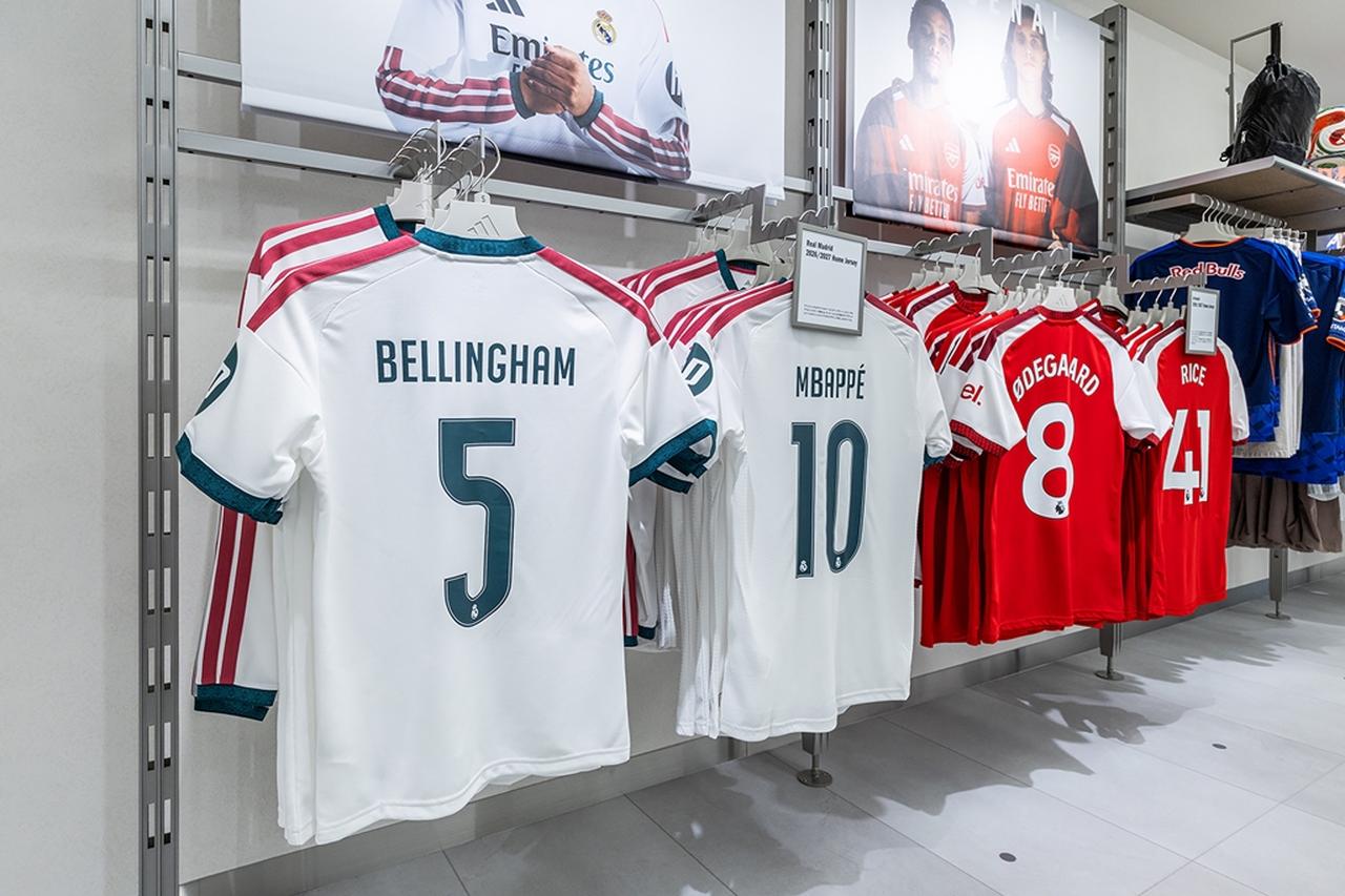 画像3: 「コモの新ユニ」も新宿で買える!adidas、日本初の“フットボール×ライフスタイル”コンセプトストアが7月31日オープン