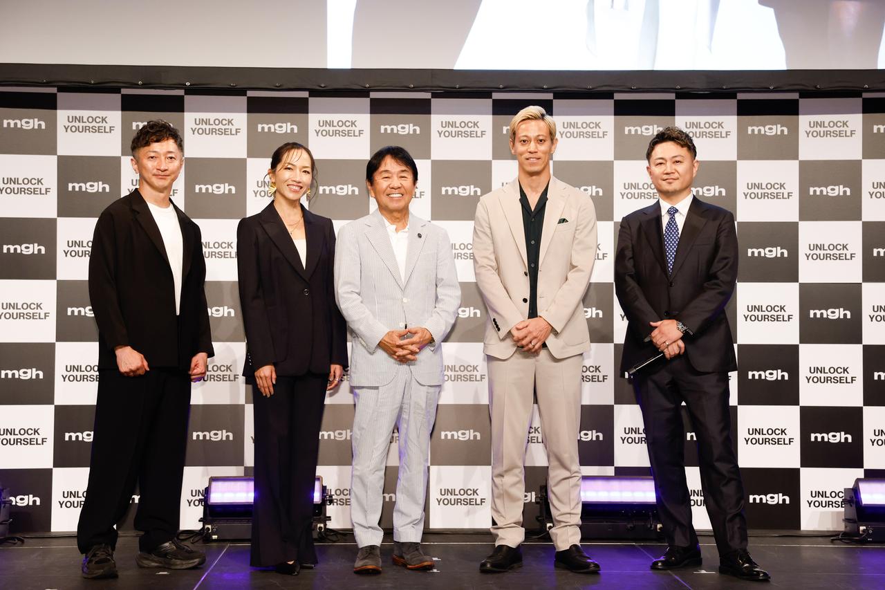 画像: (C)主催者提供 左から、林周一郎氏、Juri Ko氏、ビームス設楽洋社長、本田圭佑氏、黒飛功二朗氏