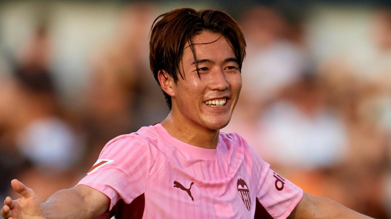 画像: 佐藤龍之介、「新生バレンシアで不動のスタメン候補」と現地！サカゲーとスポアニ好きの19歳への期待上昇 - Qoly-Sports＆the Style