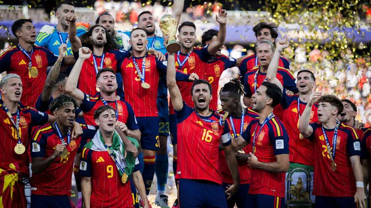 画像: W杯優勝のスペイン、怪物MFロドリは『世界最高』と監督絶賛!「彼は50%の状態でも他の選手より上」 - Qoly-Sports&the Style