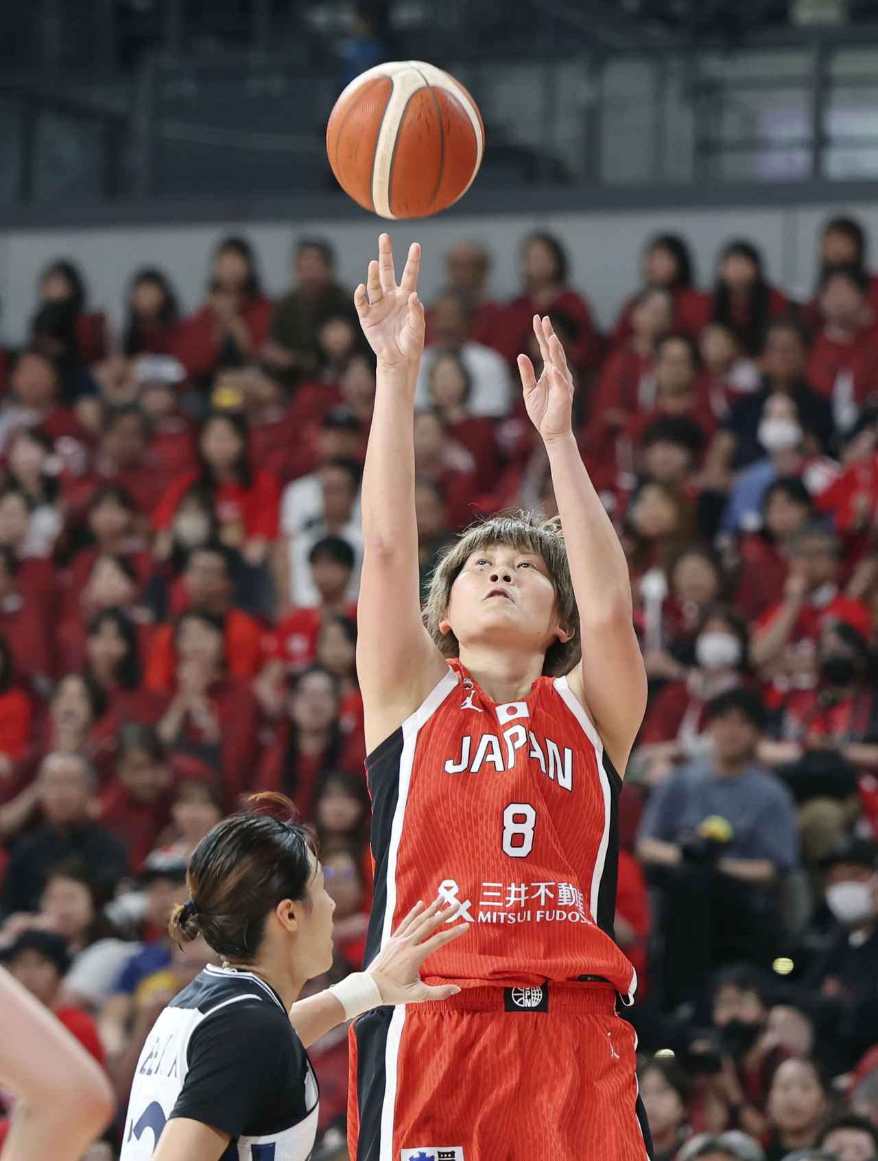 画像: 日本―韓国 第4クオーター、シュートを放つ高田=8月、有明アリーナ(共同)