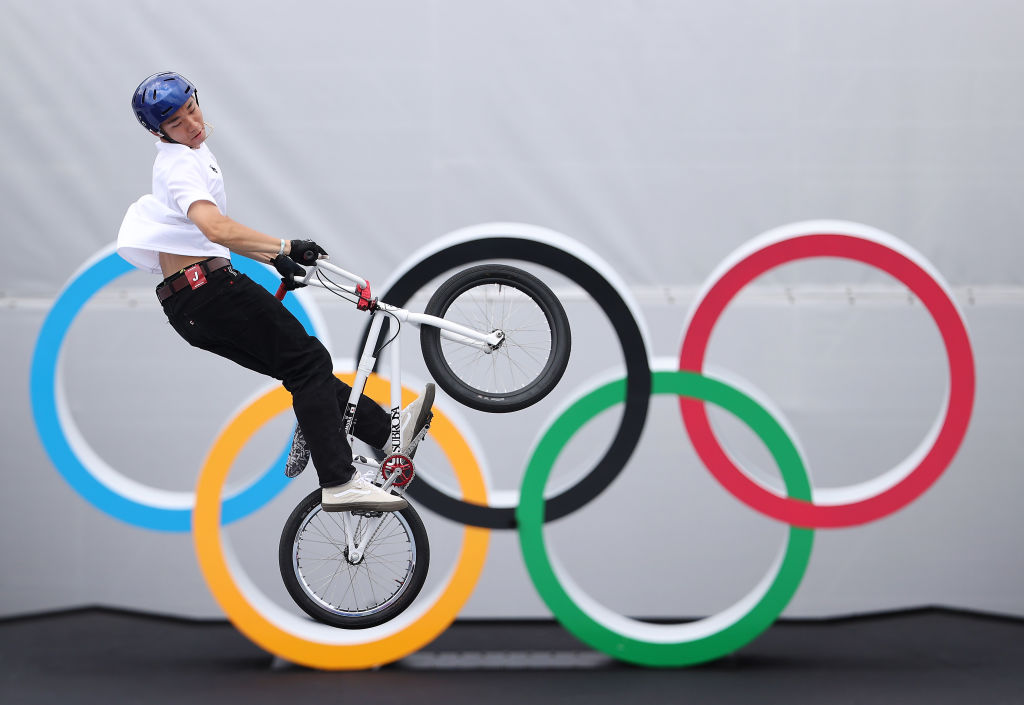 画像: 2021年7月31日、東京五輪BMXフリースタイル男子シーディングに出場する中村輪夢。 Photo by Laurence Griffiths/Getty Images）