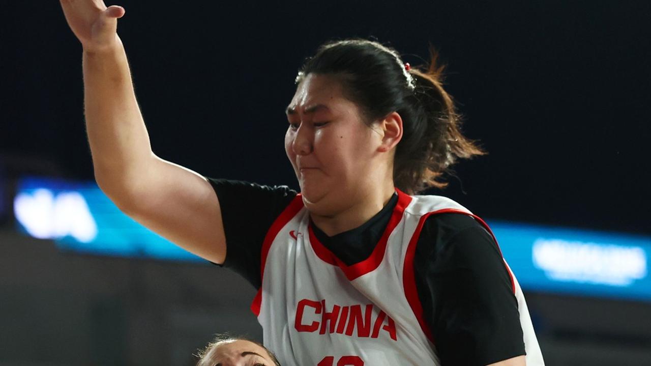 画像: 「あんな体格の女性と対戦したことない」身長2.23メートルの19歳中国女子選手、対戦相手の度肝を抜く!趣味がかわいかった - Qoly-Sports&the Style
