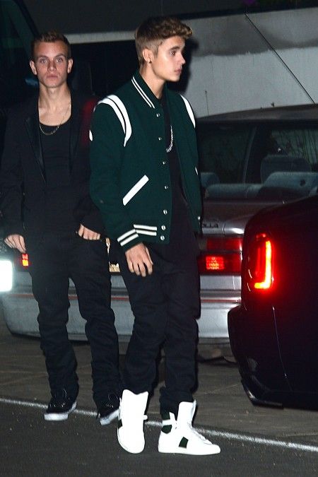 ジャスティン・ビーバー、セレーナ・ゴメス、誕生日 Justin Bieber and Jaden Smith attend Selena Gomez's 21st birthday in Malibu