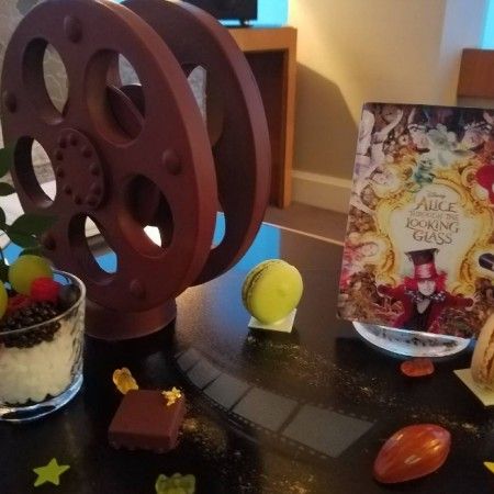 舞台裏で来日ゲストに用意されたスイーツ。