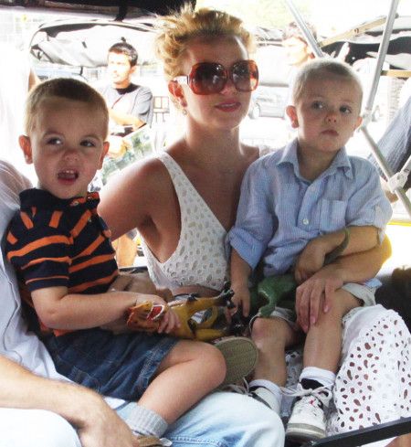 Britney Spears pushes her sons in stroller in Central Park NYC
