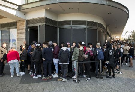 Kanye West Pop up store カニエ・ウェスト ポップアップストア 行列 シドニー Sydney, オーストラリア Australia