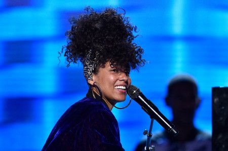 アリシア・キーズ Alicia Keys 民主党大会 すっぴん 素顔 ノーメイク