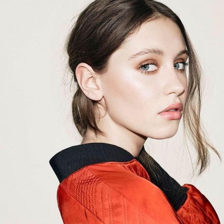 アイリス・ロウ Iris Law
