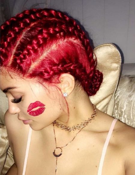 カイリー・ジェナー Kylie Jenner ヘア レッドヘア 赤 イメチェン