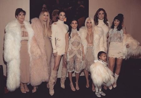 カーダシアン家 セレブ一家 Kardashian Family Pablo カニエ・ウェスト Kanye West グッズ I Feel Like Pablo Pabloグッズ セイントツアー