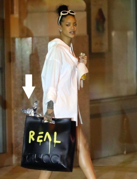 リアーナ Rihanna サメ ぬいぐるみ