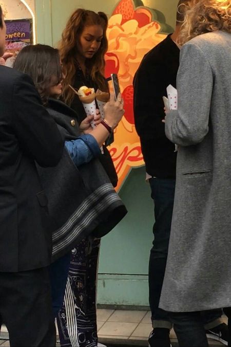 ジジ・ハディッド Gigi Hadid 来日 原宿 渋谷 東京 日本 クレープ 初来日