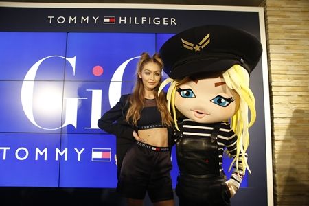 ジジ・ハディッド Gigi Hadid トミーヒルフィガー Tommy Hilfiger 来日イベント 初来日 表参道 TOGETHERTOUR