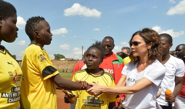 UNAIDS ヴィクトリア・ベッカム ブルックリン・ベッカム Victoria Beckham Brooklyn Beckham