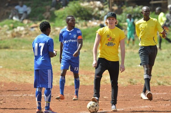 UNAIDS ヴィクトリア・ベッカム ブルックリン・ベッカム Victoria Beckham Brooklyn Beckham