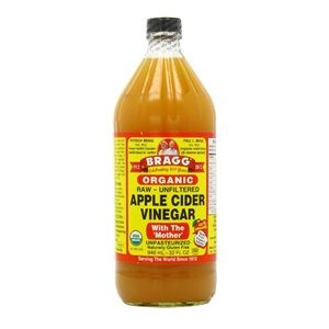ブラグ社のリンゴ酢 Bragg Apple Cider Vinegar