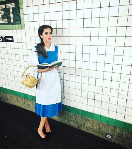 アリソン・ウィリアムズ Allison Williams ハロウィン コスチューム ディズニー 美女と野獣 ベル
