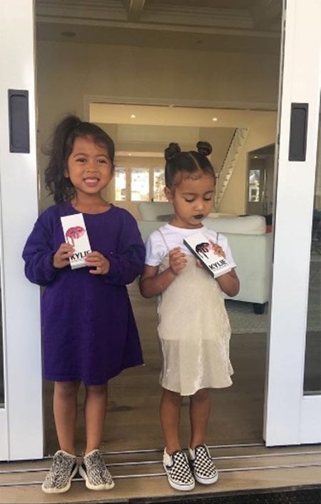 ノース・ウェスト North West セレブキッズ おしゃれ 黒リップ カイリーのリップ 3歳