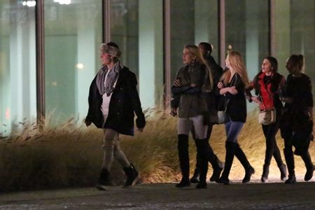 ジャスティン・ビーバー Justin Bieber プラハ ワールドツアー パーパスツアー 愛犬 エスター 女の子4人とクラブ コンサート後 サプライズコンサート ショッピングモール 屋上