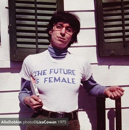 THE FUTURE IS FEMALE Otherwild 未来は女性あり フェミニストTシャツ